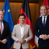 Nemački poslanik se brani od kritika zbog slikanja sa Vučićem 5