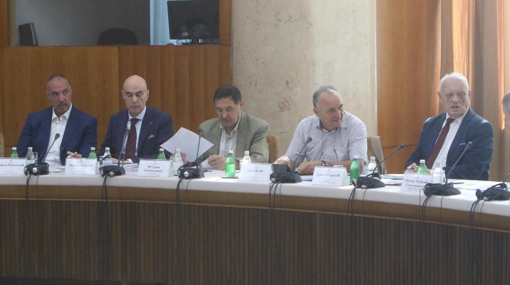 Sutra se razmatra iznos minimalne zarade za 2026: Država nudi 550 evra, sindikati traže više, a poslodavci manje 1