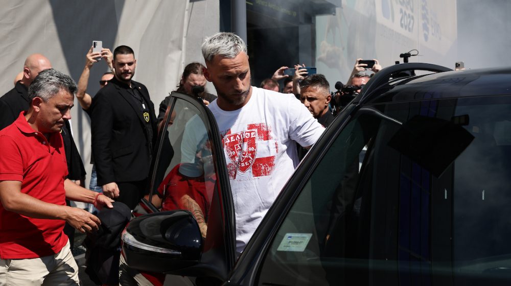 Zvezda pokazala koliko joj znači dolazak Arnautovića: Terzić vozio najveće letošnje pojačanje od aerodroma do stadiona 1