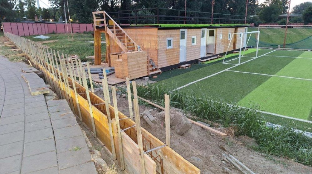 BRAVO: Behaton ploče u Novom Sadu klopka za prolaznike 1