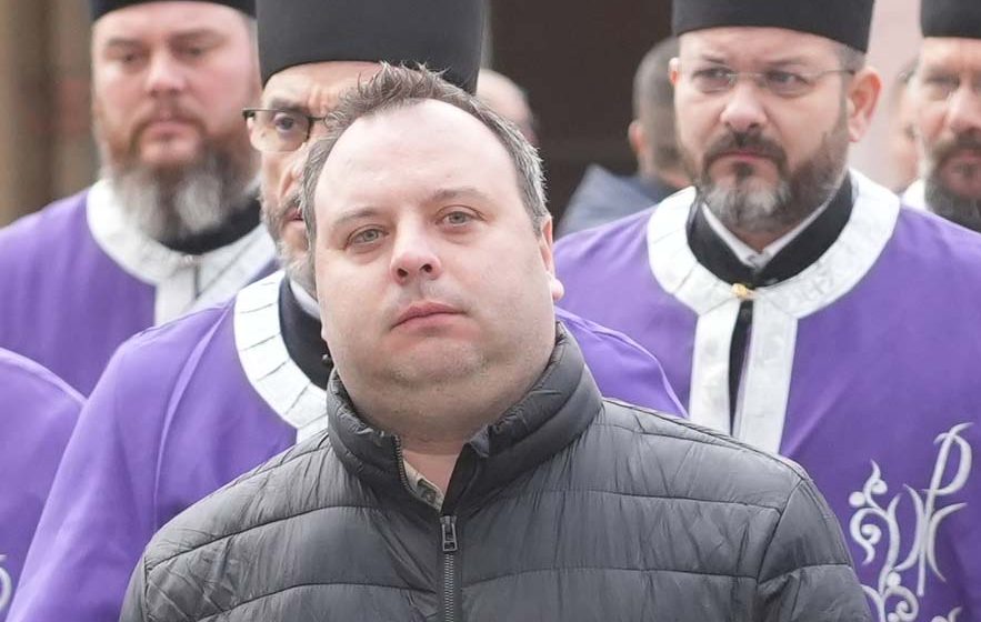 "Dok sam živ i dok postojim voleću Vučića": Ko je teolog Miloš Stojković od koga svi "peru ruke"? 1
