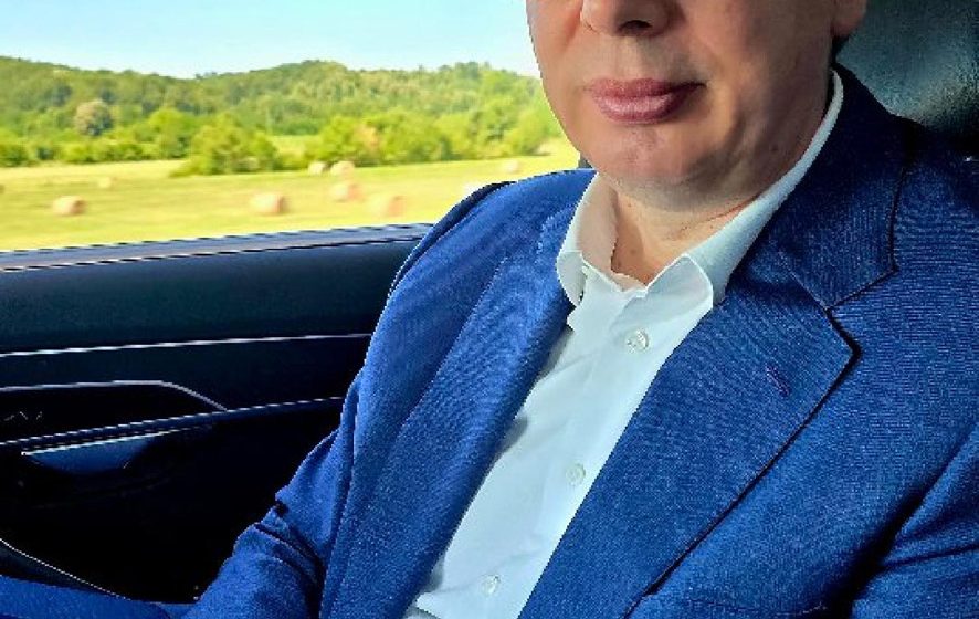 Da li Vučić kupuje auto do izbora na jesen? 11