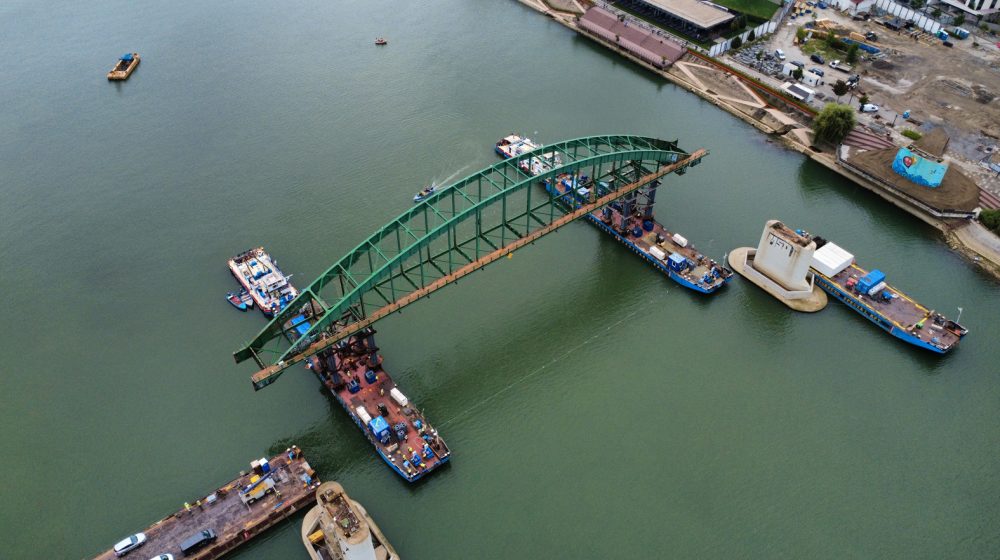 Mediji: Zeleni luk beogradskog Starog savskog mosta na reci još mesec dana, do prebacivanja na obalu 1