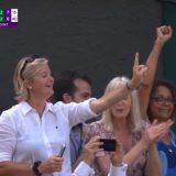 Legendarna scena dobila filmski zaplet: Navijala za Federera protiv Đokovića, sad je uz srpskog tenisera 7