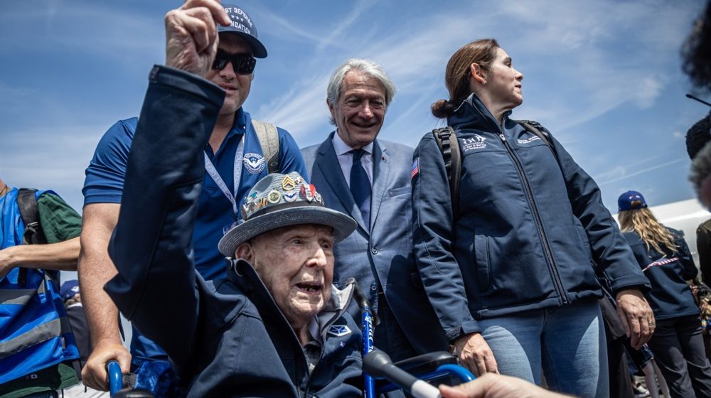 Veteran Dana D i zvezda TikToka Papa Džejk Larson preminuo u 102. godini 1