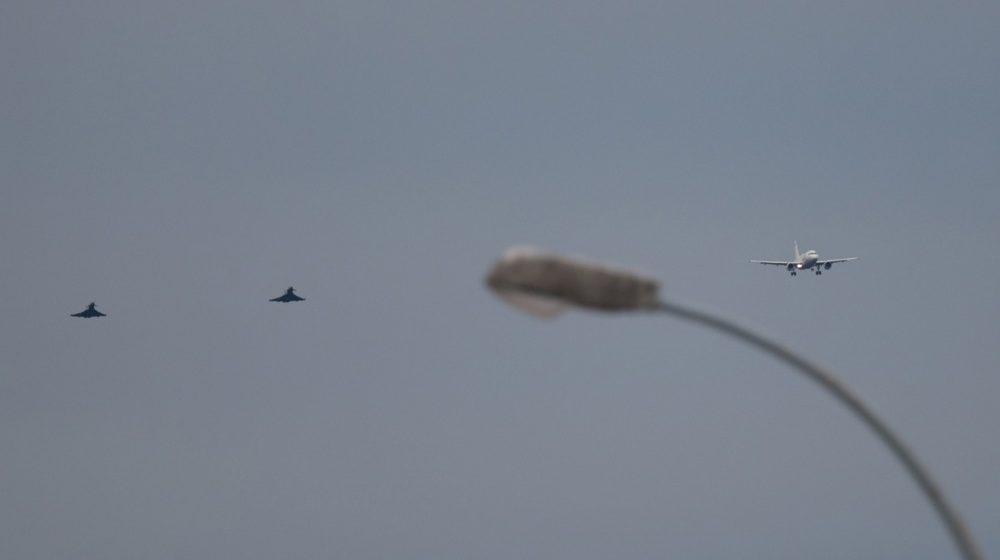 Avion pao nasred autoputa u Italiji (VIDEO) 1