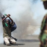 Žestoki sukobi policije i demonstranata u Keniji: Vlasti zatvorile glavne puteve, na barikadama lomače (VIDEO) 13