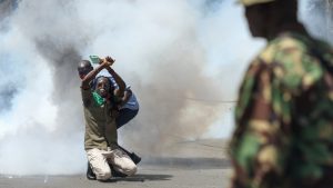 Deset ljudi poginulo je danas širom Kenije u demonstracijama u znak sećanja na istorijski protestni pokret iz 1990. godine, saopštila je nacionalna Komisija za ljudska prava.
