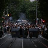 Akademski krizni centar traži hitnu obustavu represije nad mladima, jedan student čeka operaciju zbog povreda policije 4