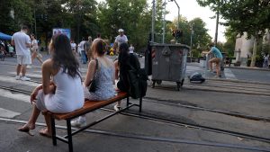 Studenti i opozicija, koji već osam meseci protestuju u Srbiji, promenili su taktiku borbe protiv vlasti.