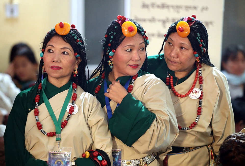 Dalaj Lama proslavlja 90. rođendan, među gostima i Ričard Gir (FOTO) 6 Dalaj Lama proslavlja 90. rođendan, među gostima i Ričard Gir (FOTO) 6