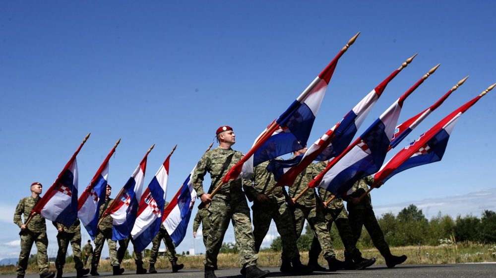 Vojna parada u Zagrebu: Novo oružje, stare istorijske dileme 1
