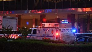 Njujork, ali i Sjedinjene Države zadesio je novi masovni napad pojedinca koji je u jednoj zgradi ubio čak četiri osobe, među kojima je bio jedan policajac. Napadač je na kraju izvršio samoubistvo.