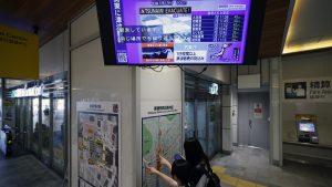 Snažan zemljotres koji je pogodio obalu Rusije izazvao je upozorenja o mogućem cunamiju za veliki deo Pacifika, uključujući Aljasku, Havaje i zapadnu obalu Sjedinjenih Američkih Država, preneo je AP.