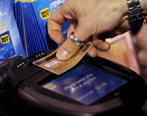 Rast bezgotovinskog plaćanja u Srbiji: Karticama obavljeno više od 211 miliona kupovina u trećem kvartalu 1