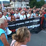 Protest građana Požege: Policija čuva narodno veselje na kojem je i predsednik Vučić (VIDEO) 5