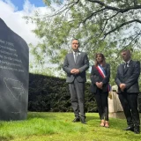 U Parizu postavljen spomenik žrtvama genocida u Srebrenici 4