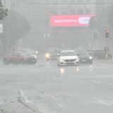 Olujno nevreme pogodilo više gradova u Srbiji: Grad, poplavljene ulice i polomljeno drveće (VIDEO, FOTO) 4