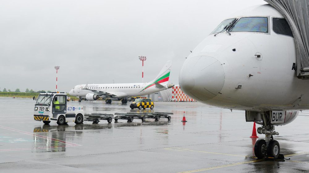 Kašnjenja i pomeranje letova na aerodromu u Beogradu zbog magle, pojedini putnici čekaju više od šest sati 1