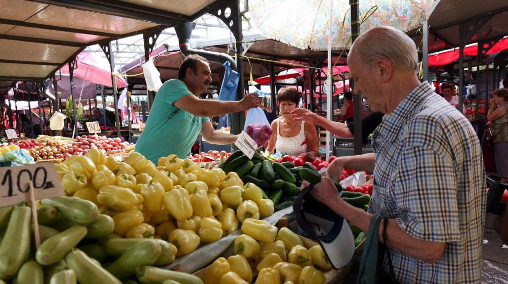 Pijačni prodavci i dalje bez fiskalnih kasa - do kraja 2026. godine 11