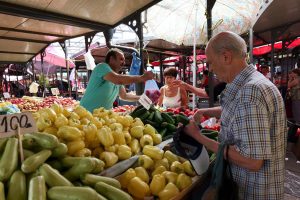 Pijačni prodavci i dalje bez fiskalnih kasa - do kraja 2026. godine 15 Pijačni prodavci i dalje bez fiskalnih kasa - do kraja 2026. godine 12