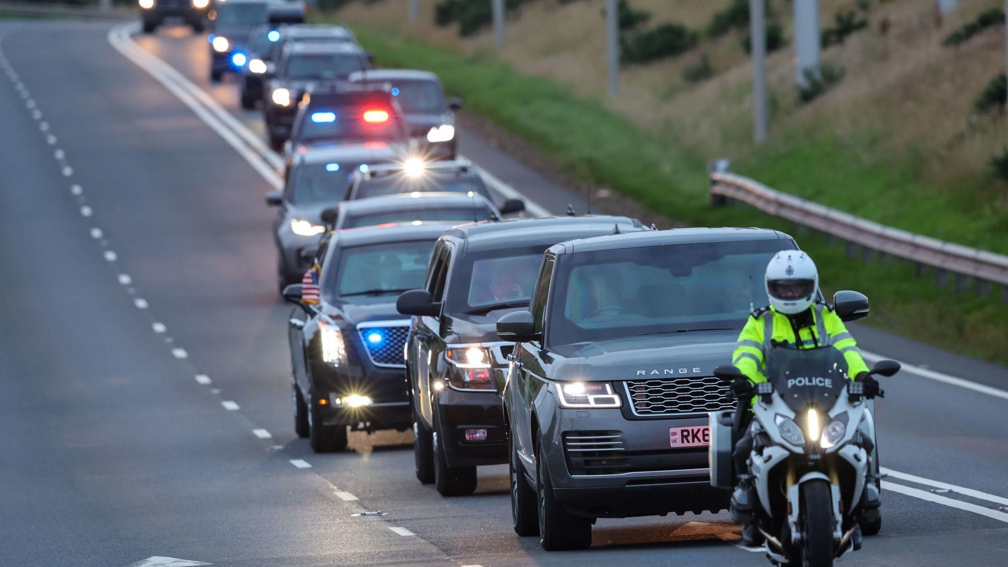 Kolona automobila u kojoj je i vozilo američkog predsednika zvano 'Zver'