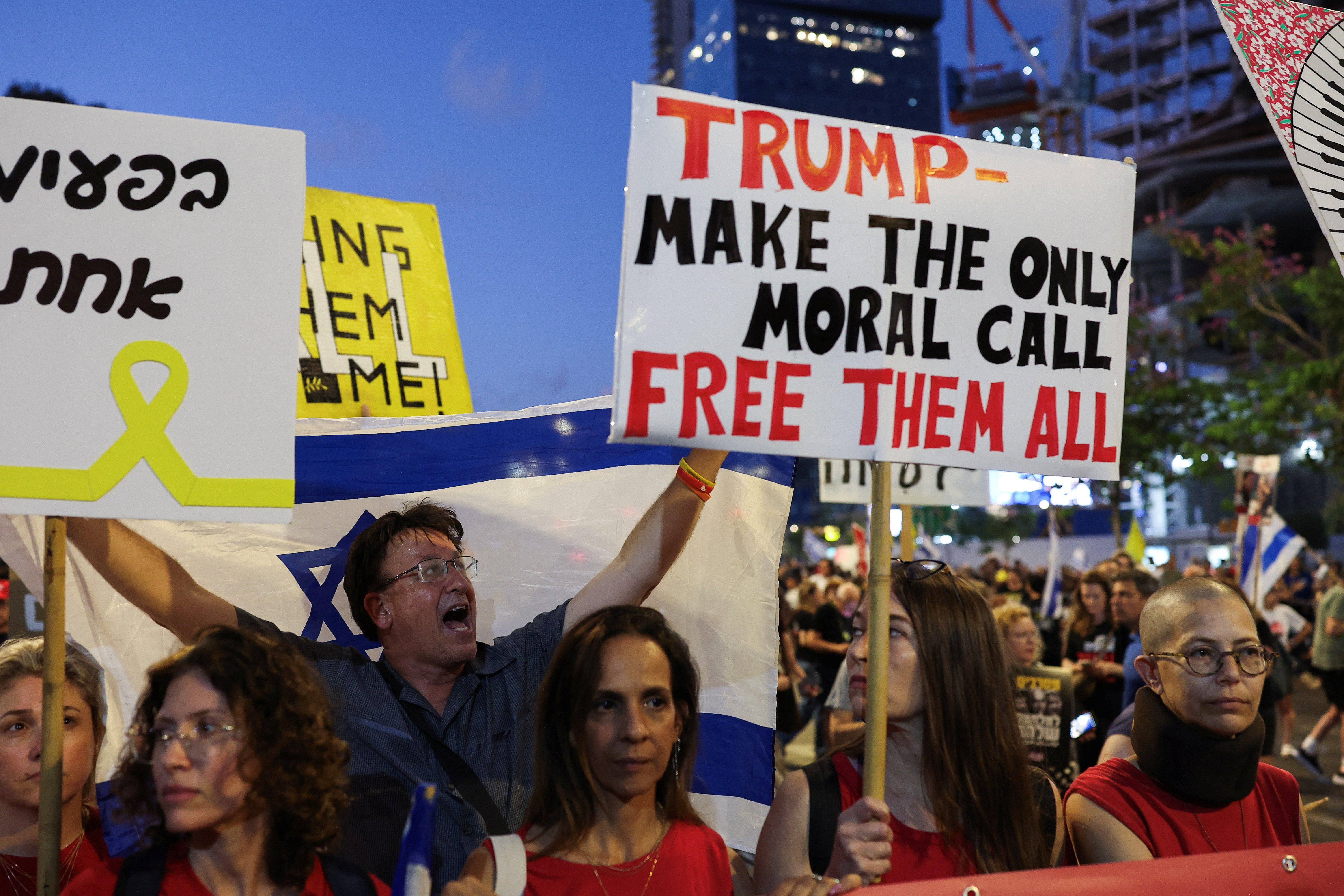 Izrael šalje izaslanike na američke pregovore o Gazi 2 Porodice izraelskih talaca pozivaju predsednika Trampa da oslobodi taoce na skupu u Tel Avivu