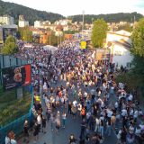 Performans u Užicu o Vučićevoj knjizi 9