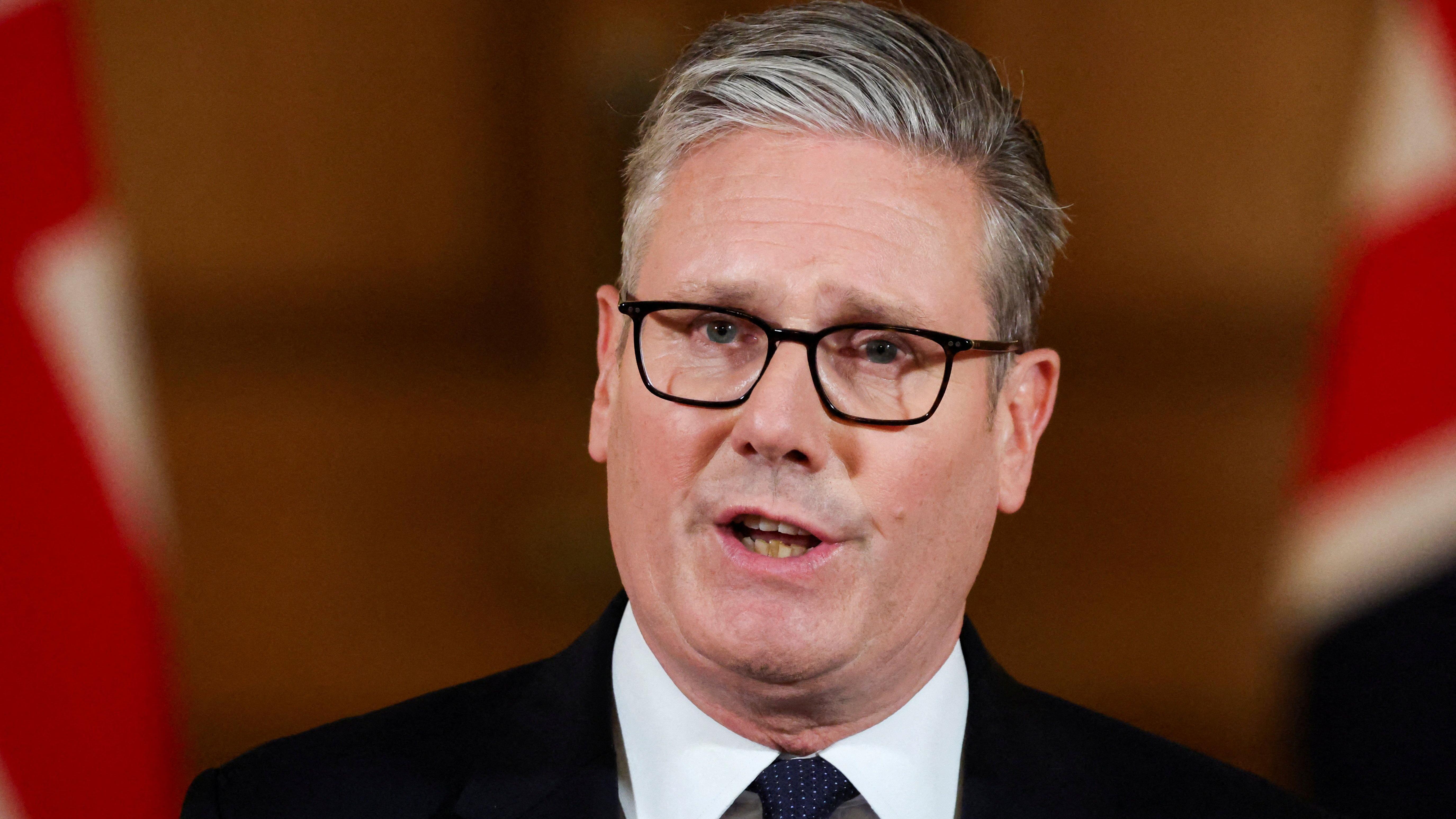 'Britanija će priznati Palestinu kao državu ako Izrael ne okonča krizu u Gazi' 1 Kir Stramer britanski premijer u crnom odelu sa crnom kravatom