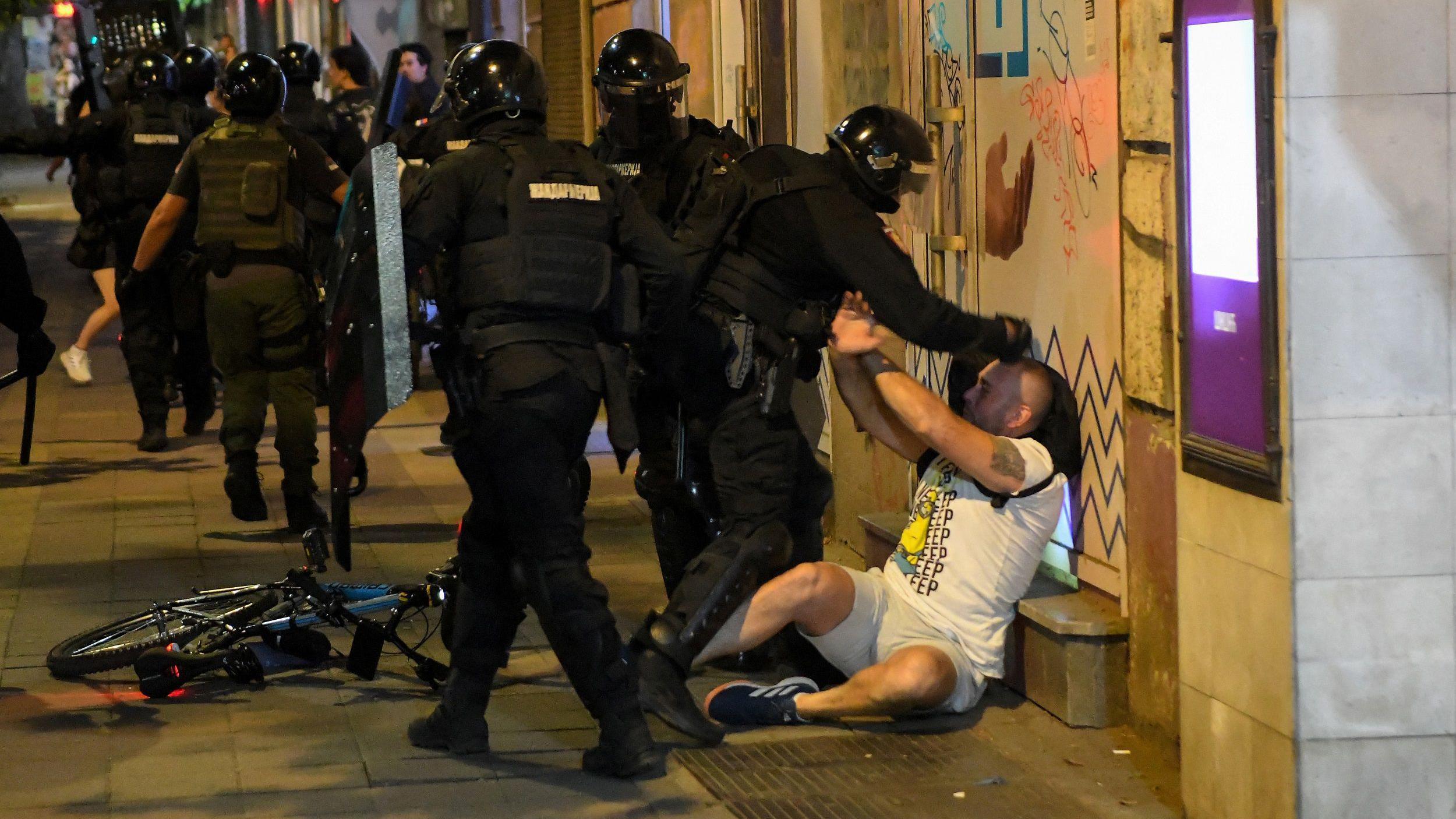 'Slučaj Pravni fakultet': Šta je autonomija univerziteta i zašto je važna 3 Hapšenje tokom protesta u Beogradu 2. jula