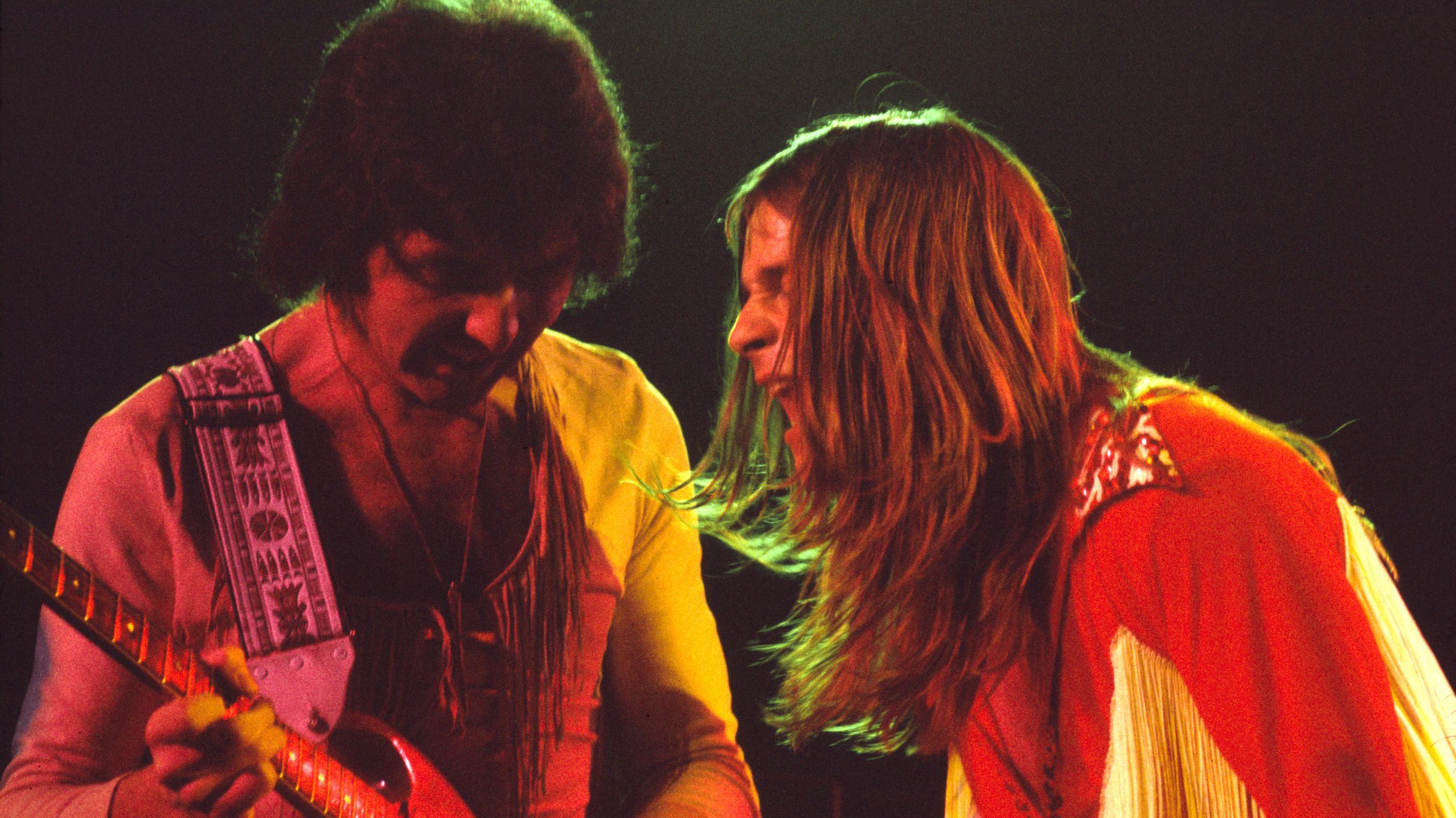 Da li je Ozi Ozborn stvarno odgrizao glavu živom slepom mišu 2 Toni Iomi i Ozi Ozborn u Blek Sabatu