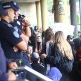 Prekid studentske blokade Univerziteta u Novom Pazaru, napeto ispred zgrade 9