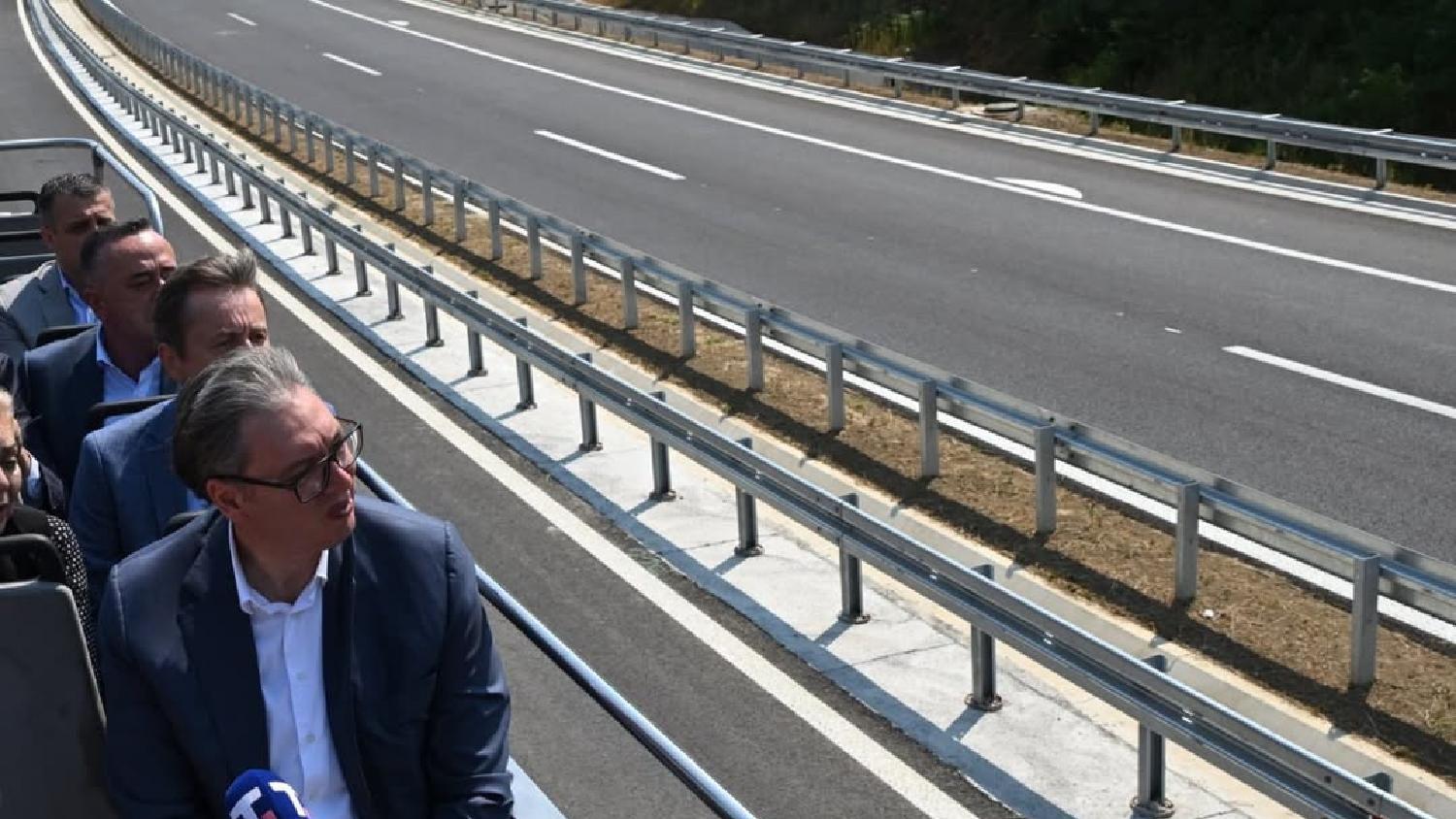 Vučić na otvaranju autoputa
