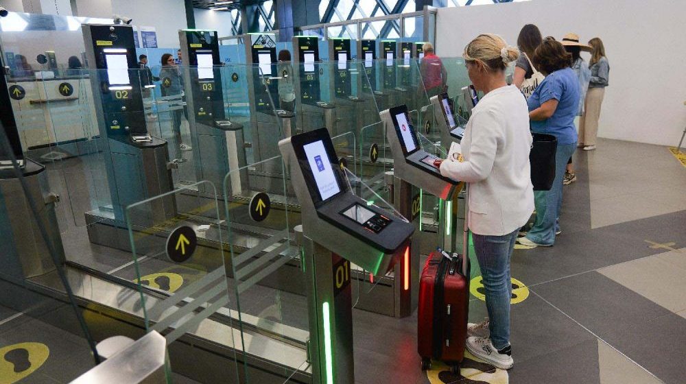 Od sutra prestaje pečatiranje pasoša pri ulasku u EU, prelazak granice evidentira se digitalno 1