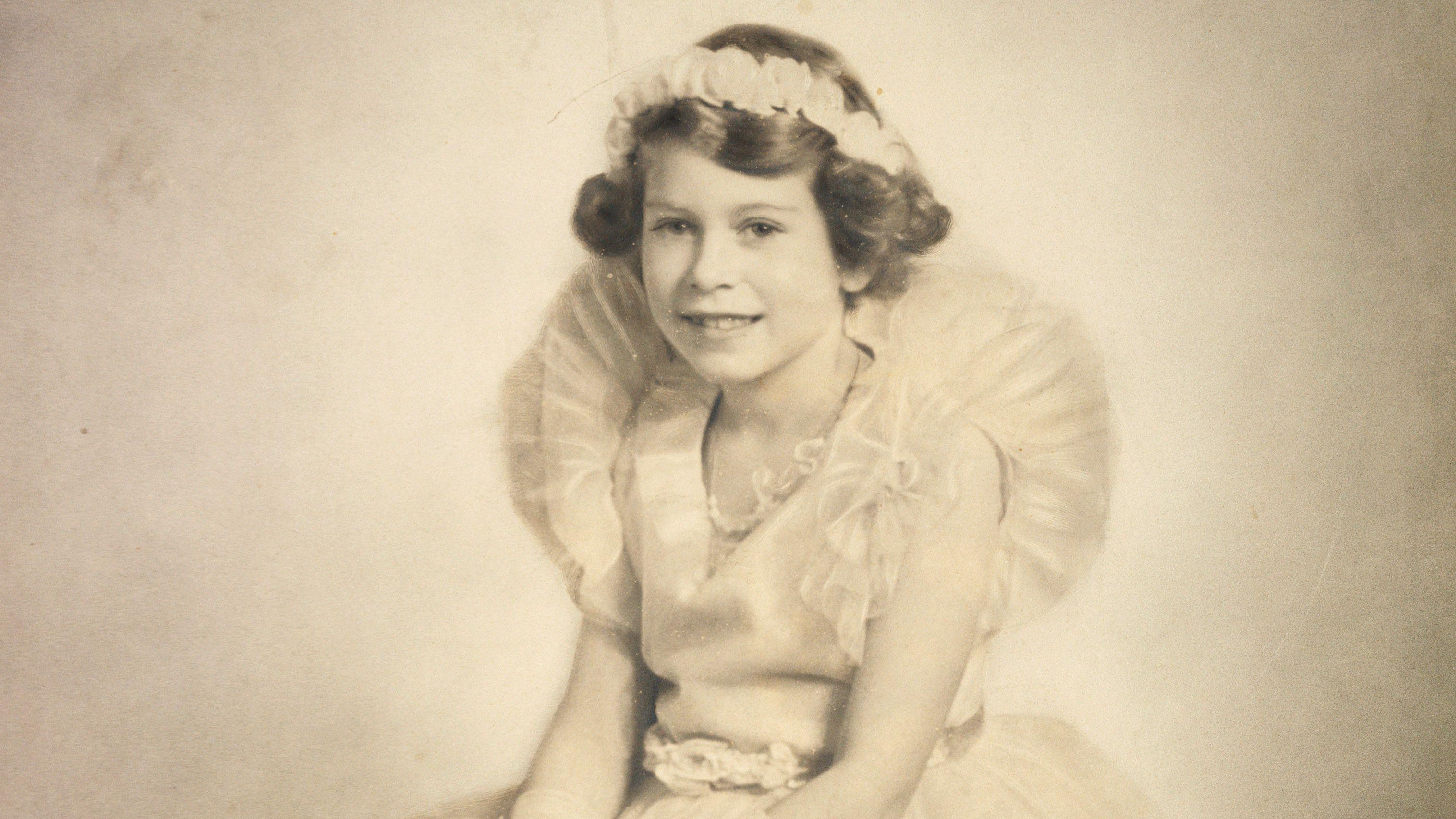 Moda kraljice: Odeća Elizabete Druge biće predstavljena na izložbi 5 Fotografija kraljice Elizabete kao dete