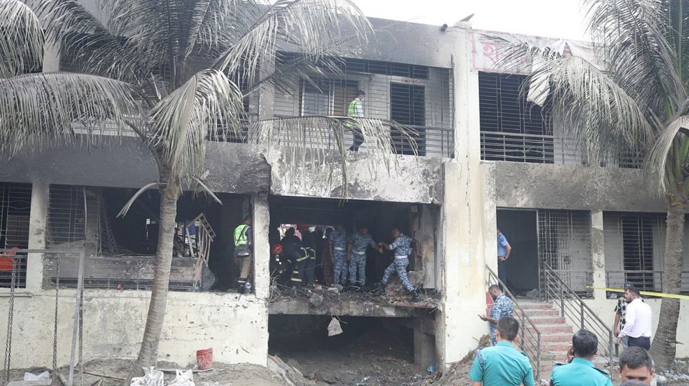 Novi bilans: U padu aviona na školu u Bangladešu poginulo 27 osoba 1