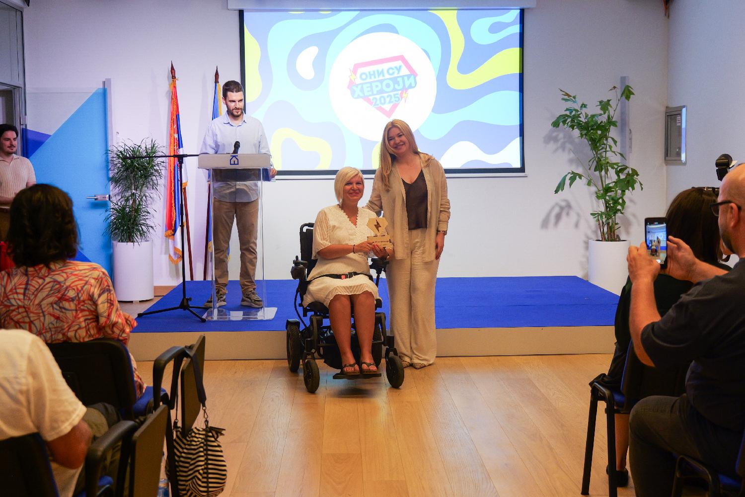 "Oni su heroji": Delegacija EU u Beogradu dodelila 10 priznanja pojedincima koji svojom dobrotom menjaju živote drugih (FOTO) 3