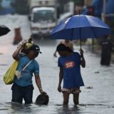 Hitno evakuisano oko 70.000 ljudi: U Manili poplave izazvane tajfunom "Vifa" 11