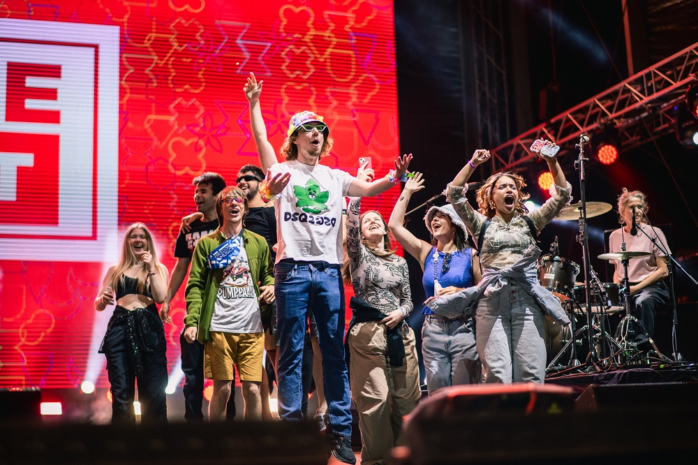 40.000 ljudi u tišini 16 minuta u znak solidarnosti! EXIT poslao snažnu poruku: „Vi ste generacija koja menja svet!” 2