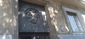 Kneza Miloša 78 Nestala glava statue „Mlada žena“ Riste Stijovića koja je pala sa zgrade u Kneza Miloša 78 4