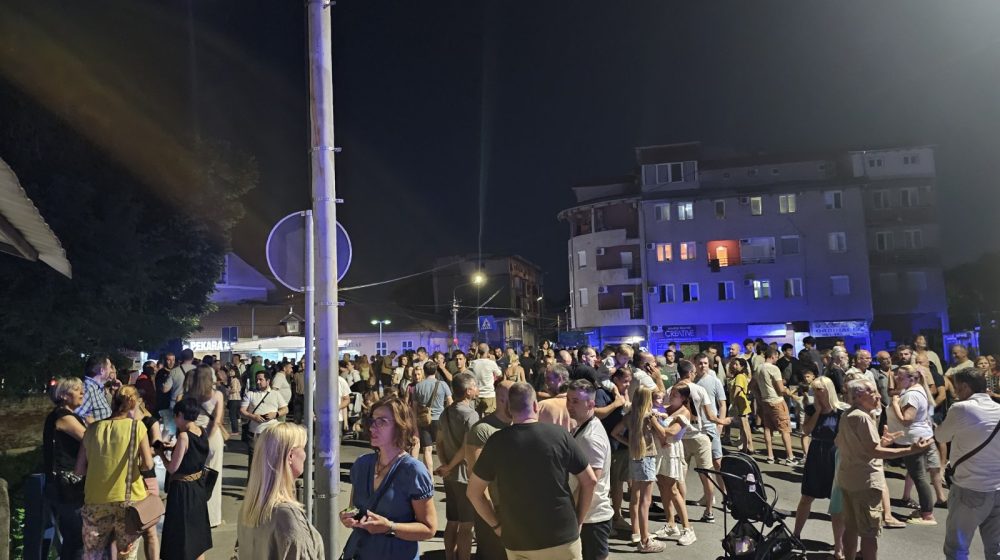 „Pumpa” i Jagodina, samo niko ne javlja: Šesto veče građanske neposlušnosti kod Radničkog 1