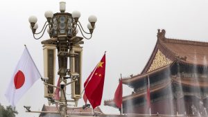 U novim dokumentima Japan upozorava na pretnju od Kine, što u Pekingu odbacuju. No, poslednjih godina su se namnožili „blisku susreti“ vojnih aviona i brodova ovih dalekoistočnih rivala.