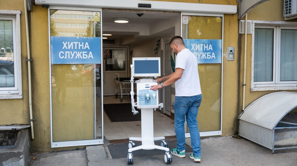 Kad srce diše za najmlađe: Fondacija Mozzart donirala neonatalni respirator Tiršovoj 1