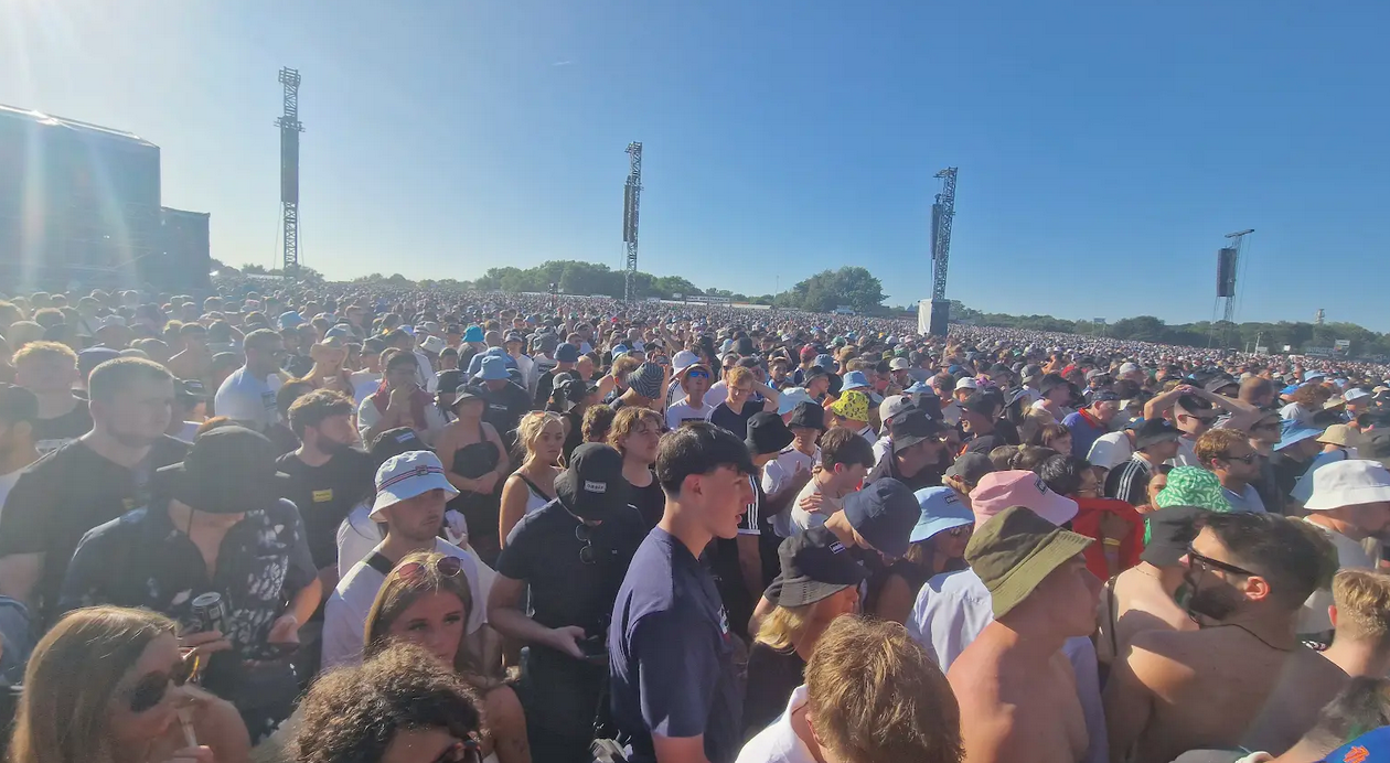 Ivana je bila na koncertu Oasisa u Mančesteru: Kako izgleda povratak braće Galager iz prve ruke 3