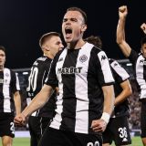 Partizan ubedljivo vodi protiv Oleksandrije, a navijači "pumpaju" na tribinama 5