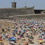 Redak fenomen iznenadio kupače usred toplotnog talasa u Portugalu (VIDEO) 9