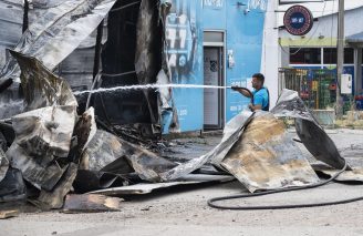 Najteži dan koji pamte vatrogasci: U požarima na području Šumadije tri osobe povređene, izgorelo 15 kuća (FOTO) 3