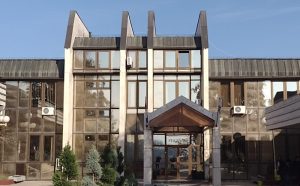  

Iz organizacionih razloga, Univerzitet u Kragujevcu, produžio je prvi upisni rok za upis u prvu godinu osnovnih akademskih, integrisanih akademskih i osnovnih strukovnih studija za školsku 2025/2026. godinu do 15. avgusta.