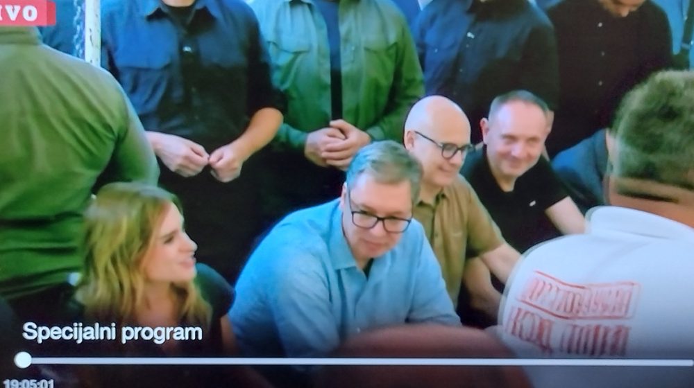 "Jako neprijatno, Vučić i Vučićević u delirijumu uz četničku pesmu": Regionalni mediji o proslavi u Požegi (VIDEO) 1