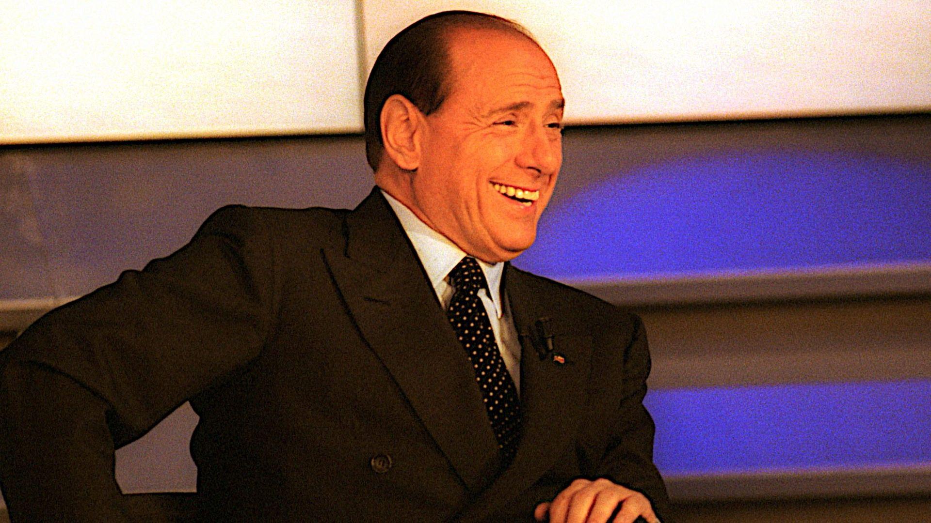 Italijan koji se probudio u budućnosti: 'Bio sam stranac u sopstvenom svetu' 8 Bivši italijanski premijer Silvio Berluskoni